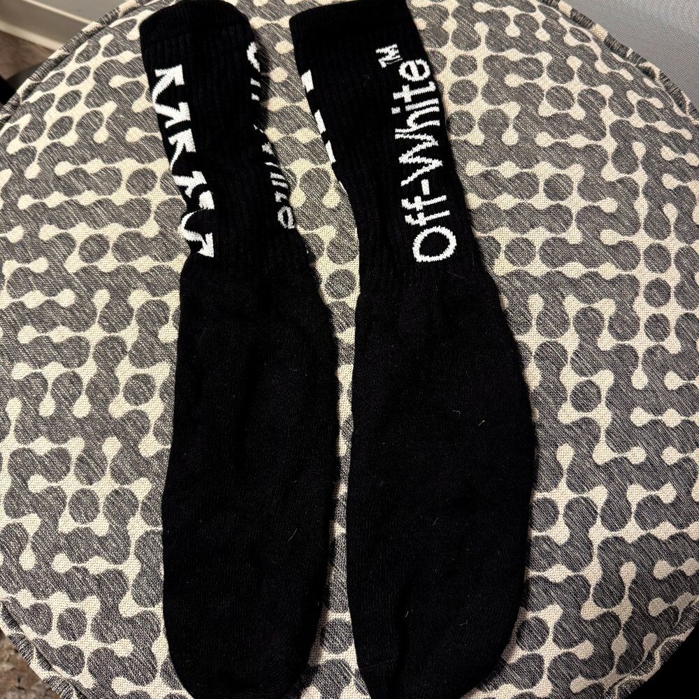 Off-White Black & White Arrows Socks